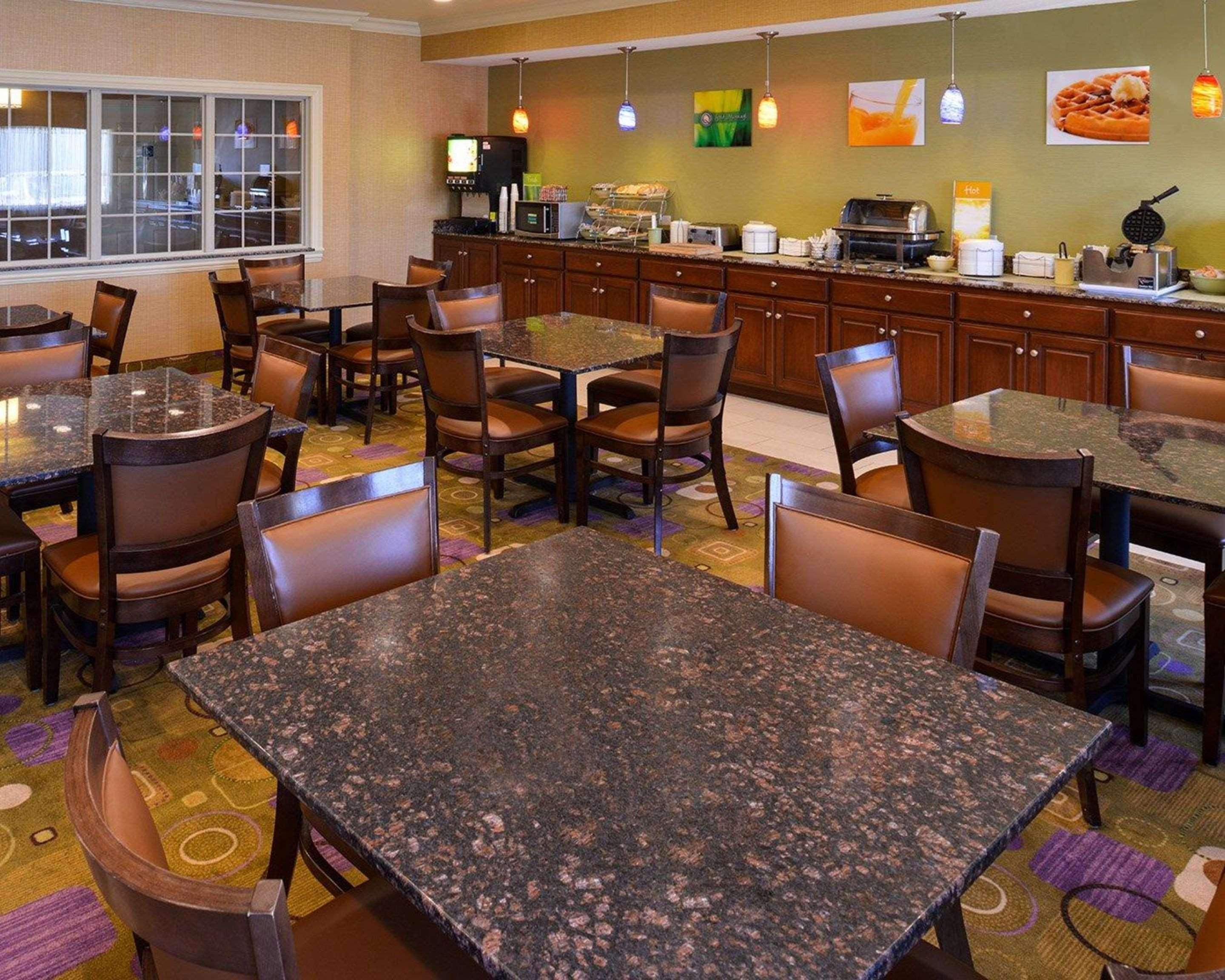 Mainstay Suites Joliet I-80 מראה חיצוני תמונה